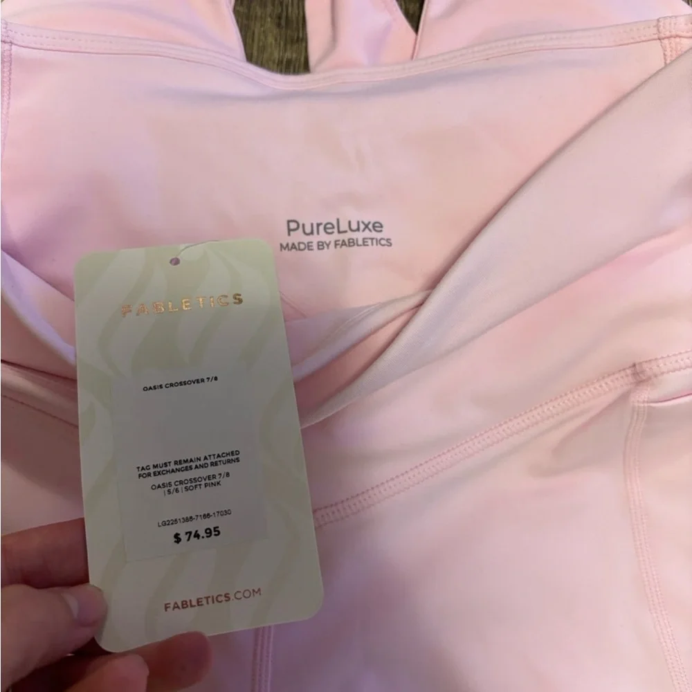 Pink Women's Fabletics active Set - Picture 3 of 4